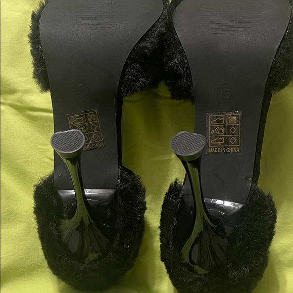 New Bella Black Furry Women's Heels - Picture 4 of 7